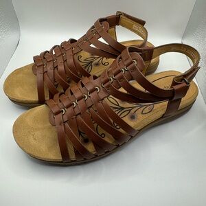 Baretraps Kirstey Flat Brown Open Toe Strappy Women's Sandals, Size 5M
